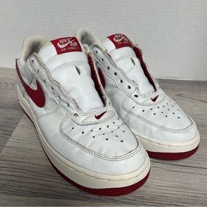 RARE Vintage Nike 307109-165 2005 Red & White "Valentines Day" Air Force 1
